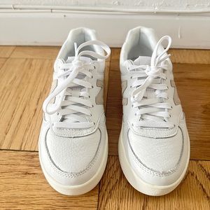 NEVER WORN New Balance Men's Ct300 V3 Sneaker (women’s 7.5, men’s 6)